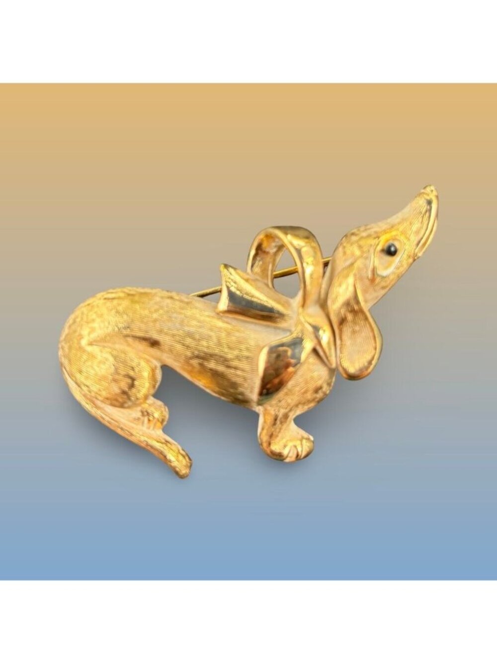 Monet Dachshund Dog Brooch Gold Tone Wiener Puppy Pin Mid Century Vintage - Picture 3 of 5